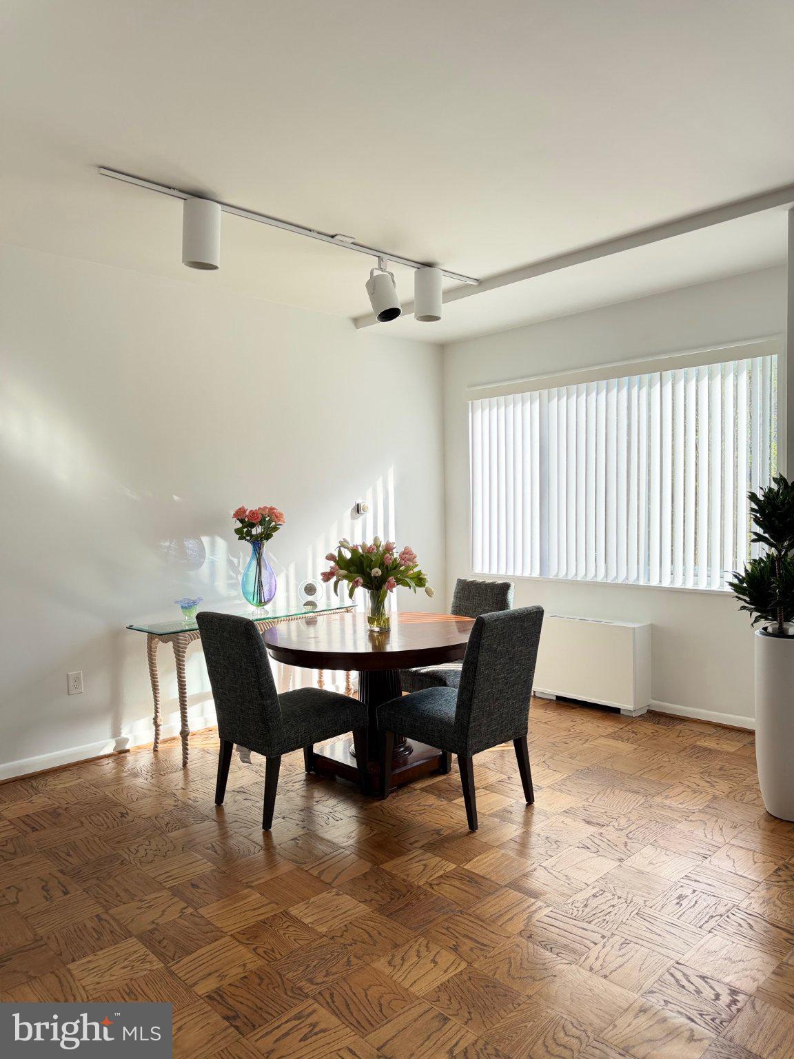 10500 ROCKVILLE PIKE M11