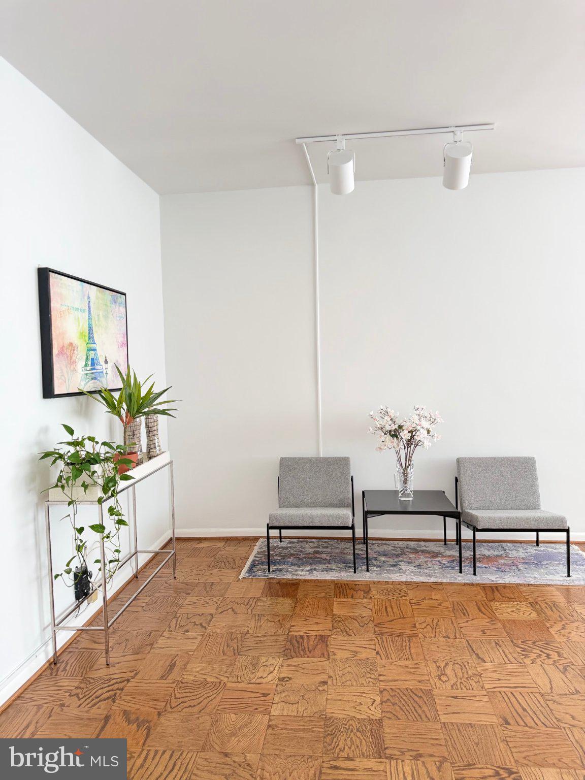 10500 ROCKVILLE PIKE M11