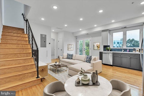 Condo For Sale - 1416 22nd Street #9<br/> WASHINGTON, DC 20020