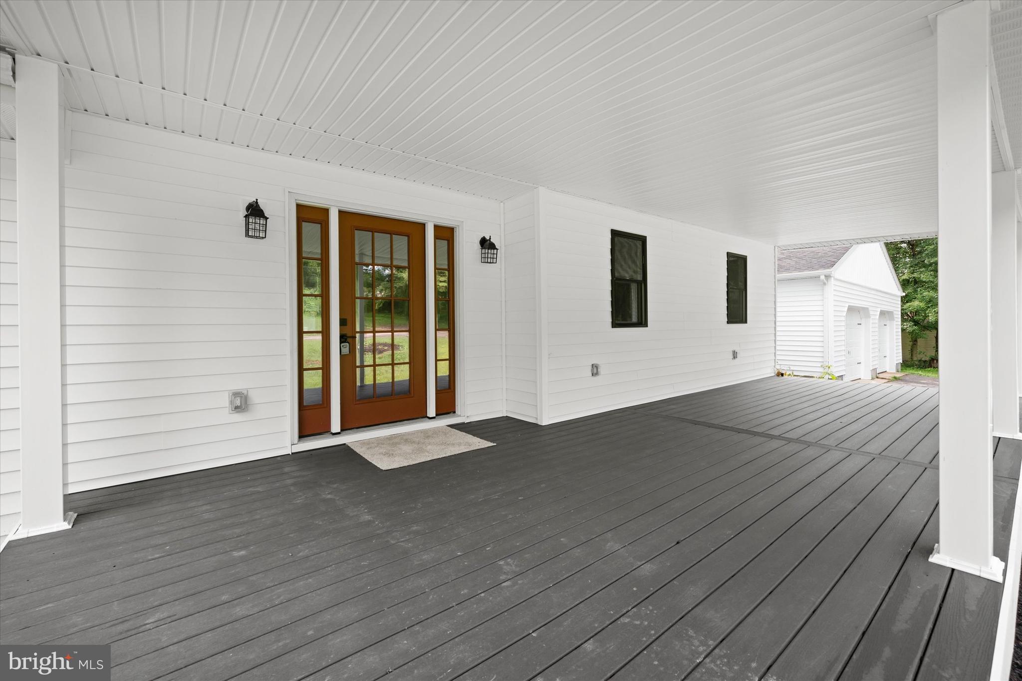 512 CRICKET LANE