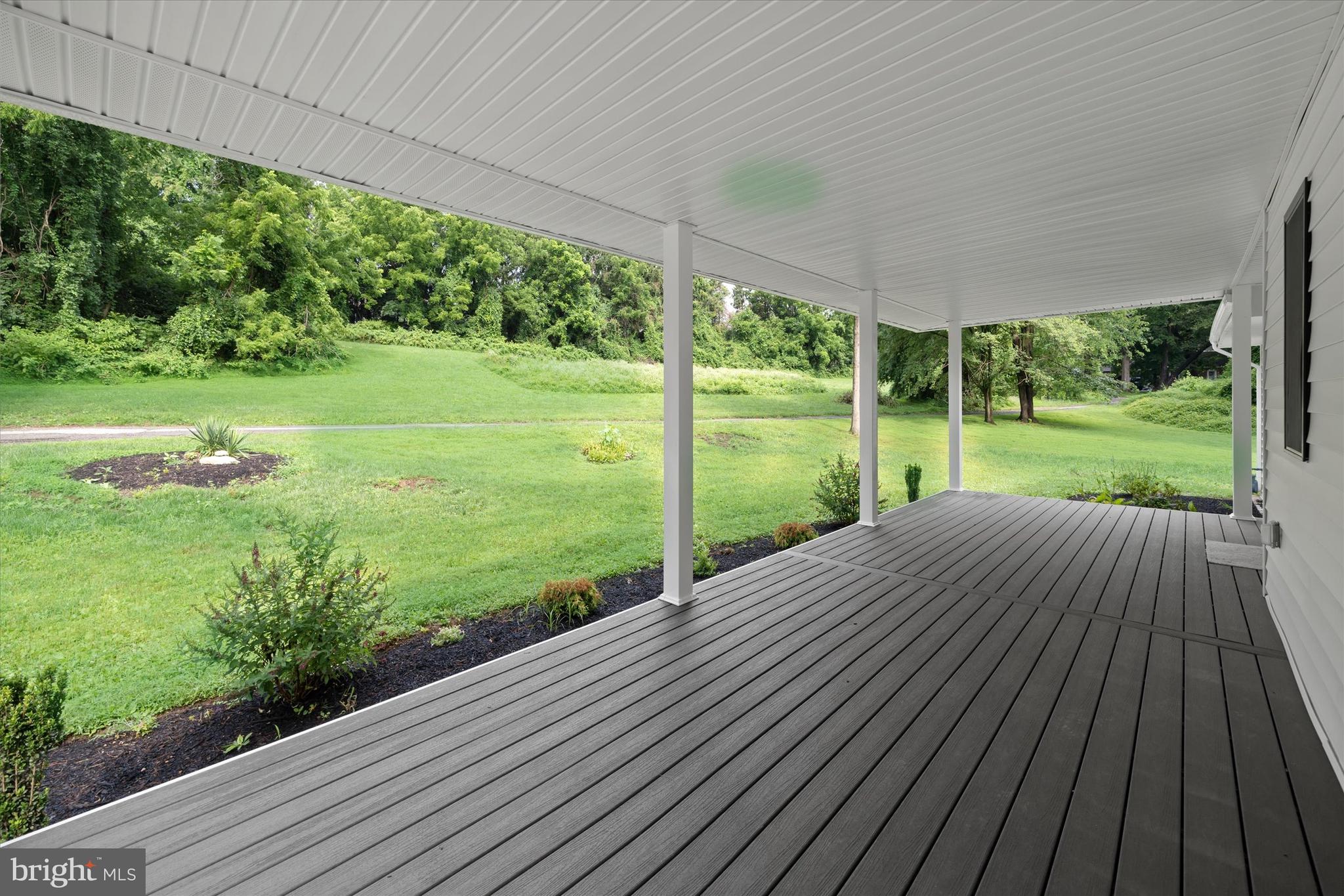 512 CRICKET LANE