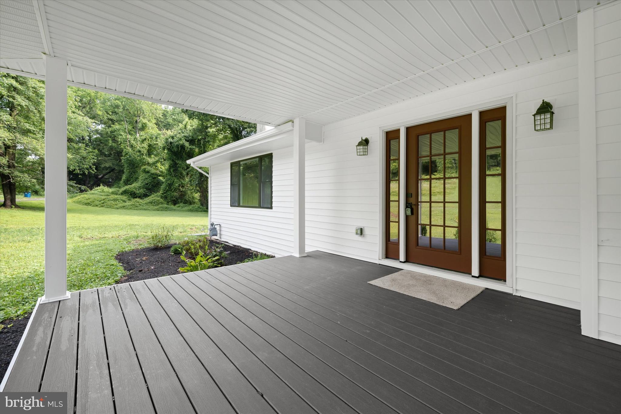512 CRICKET LANE