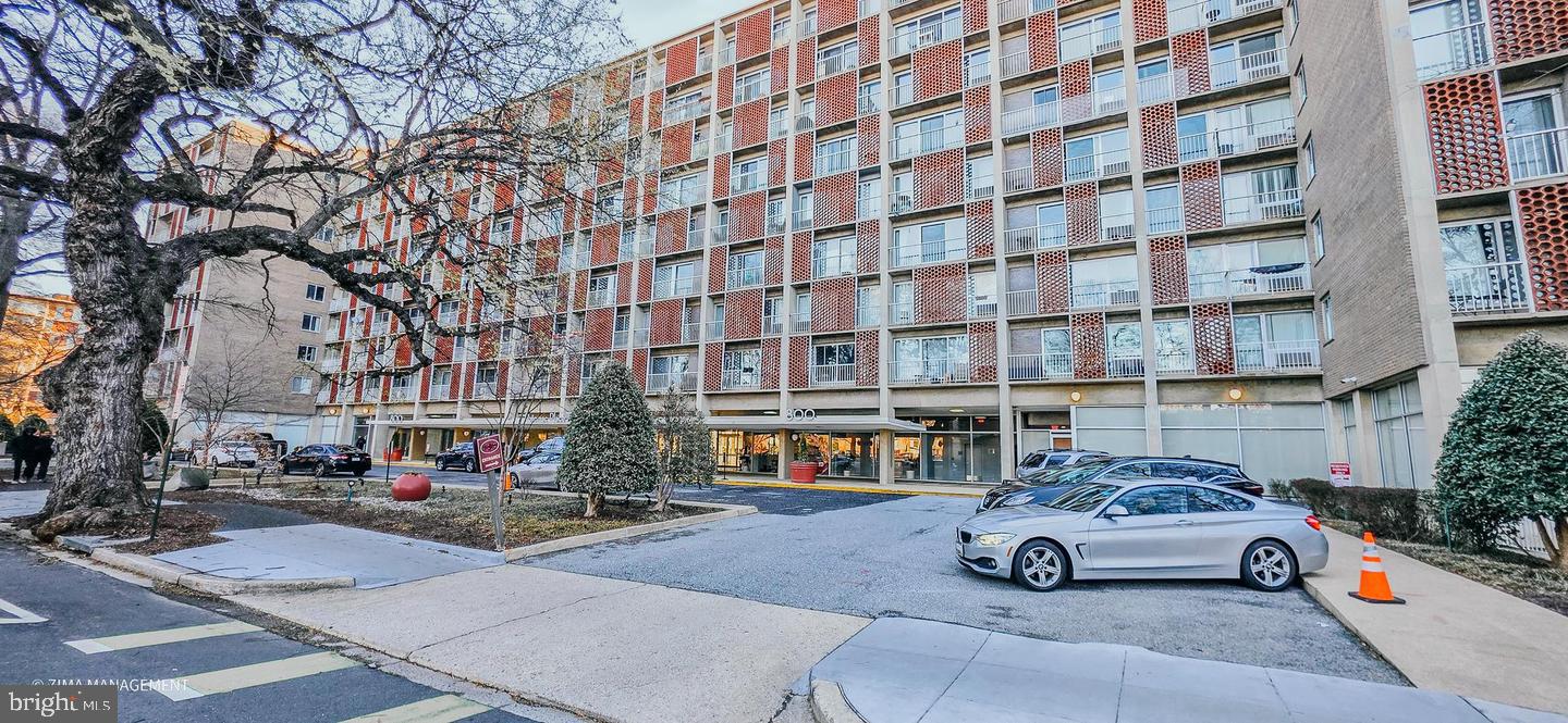 800 4TH STREET SW S402