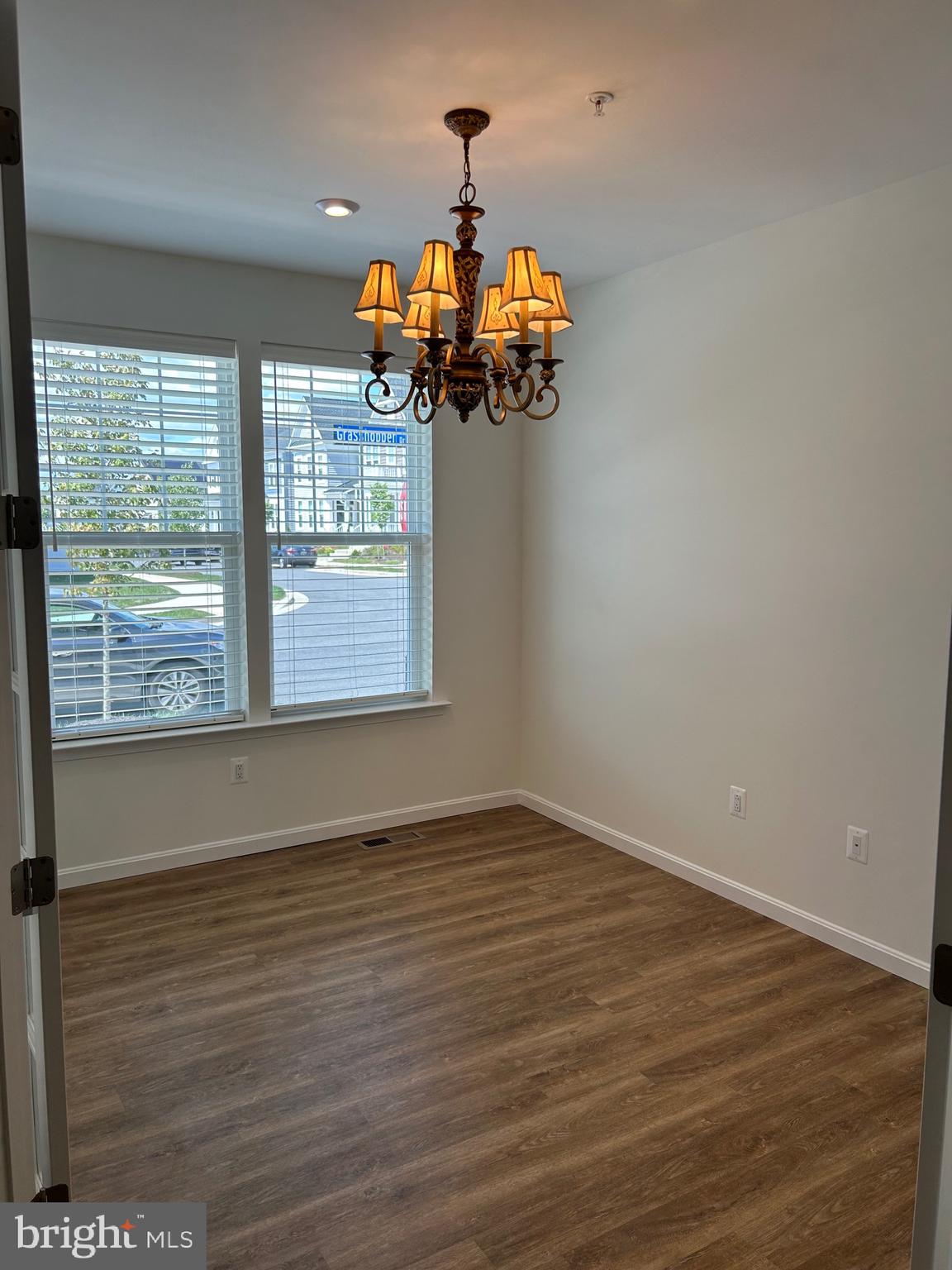 TWO RIVERS - Residential Lease