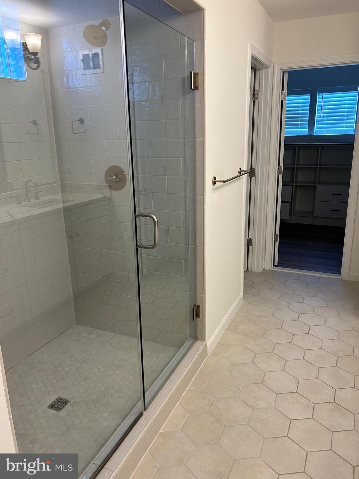 TWO RIVERS - Residential Lease