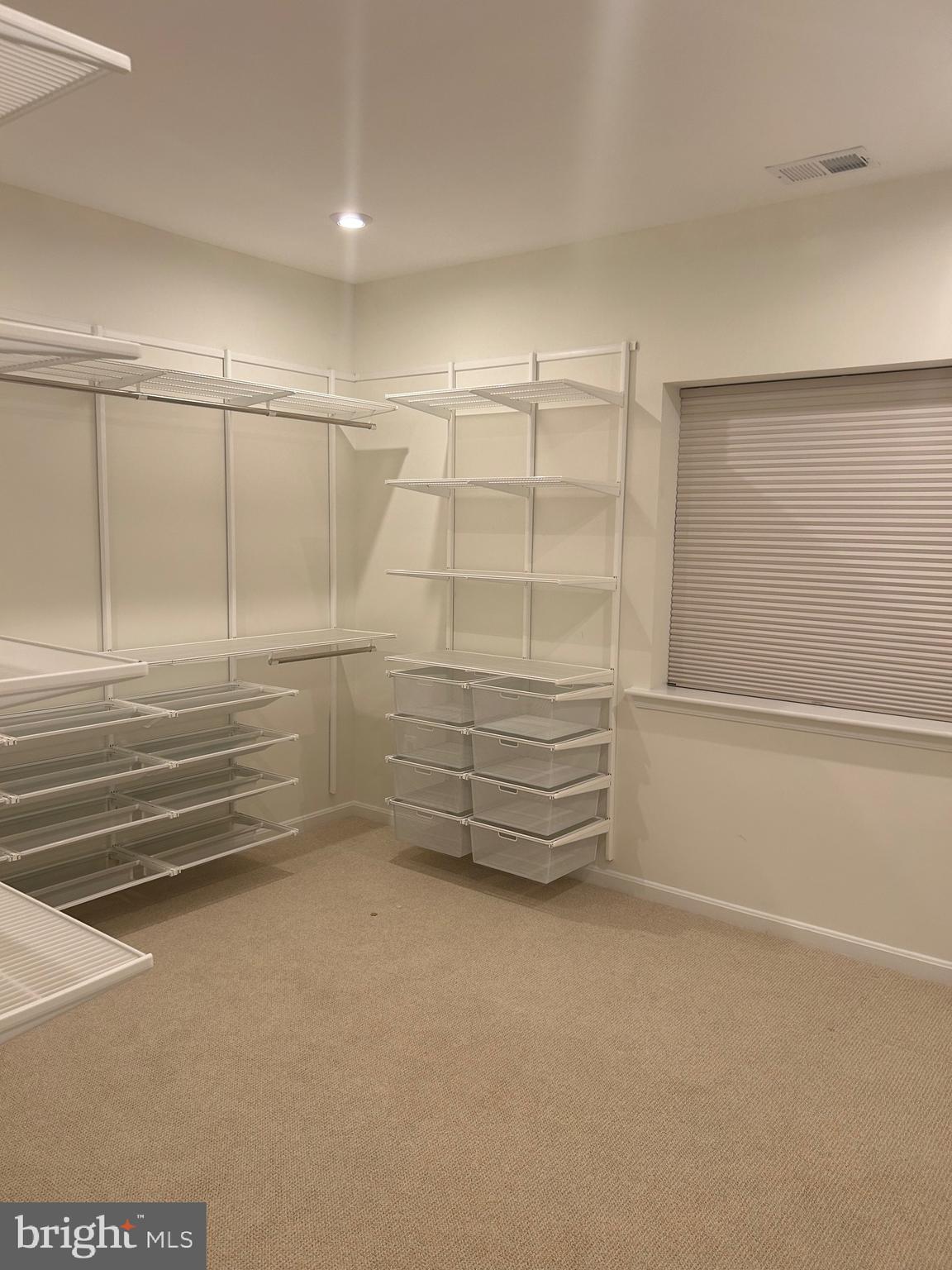 TWO RIVERS - Residential Lease