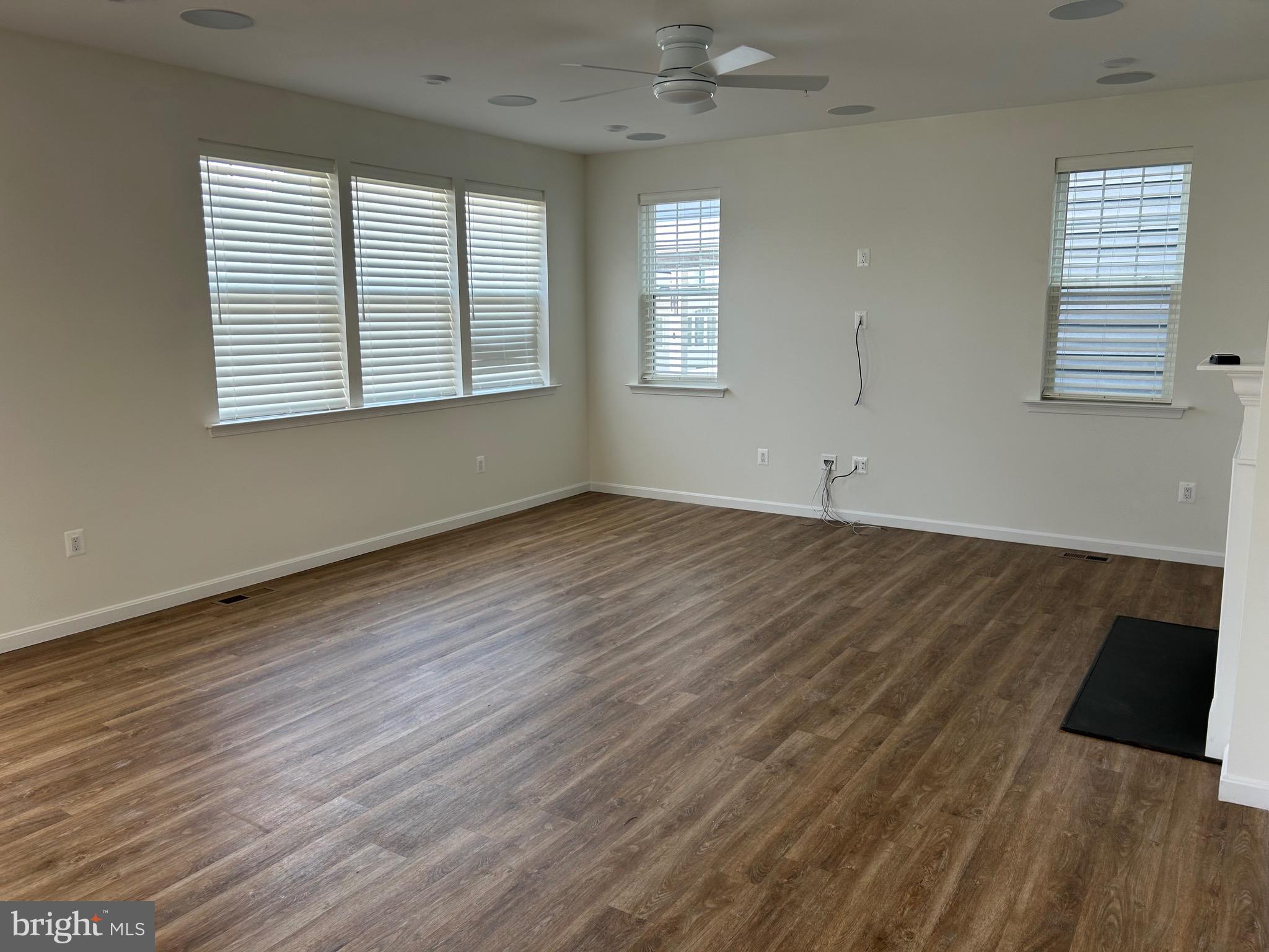 TWO RIVERS - Residential Lease