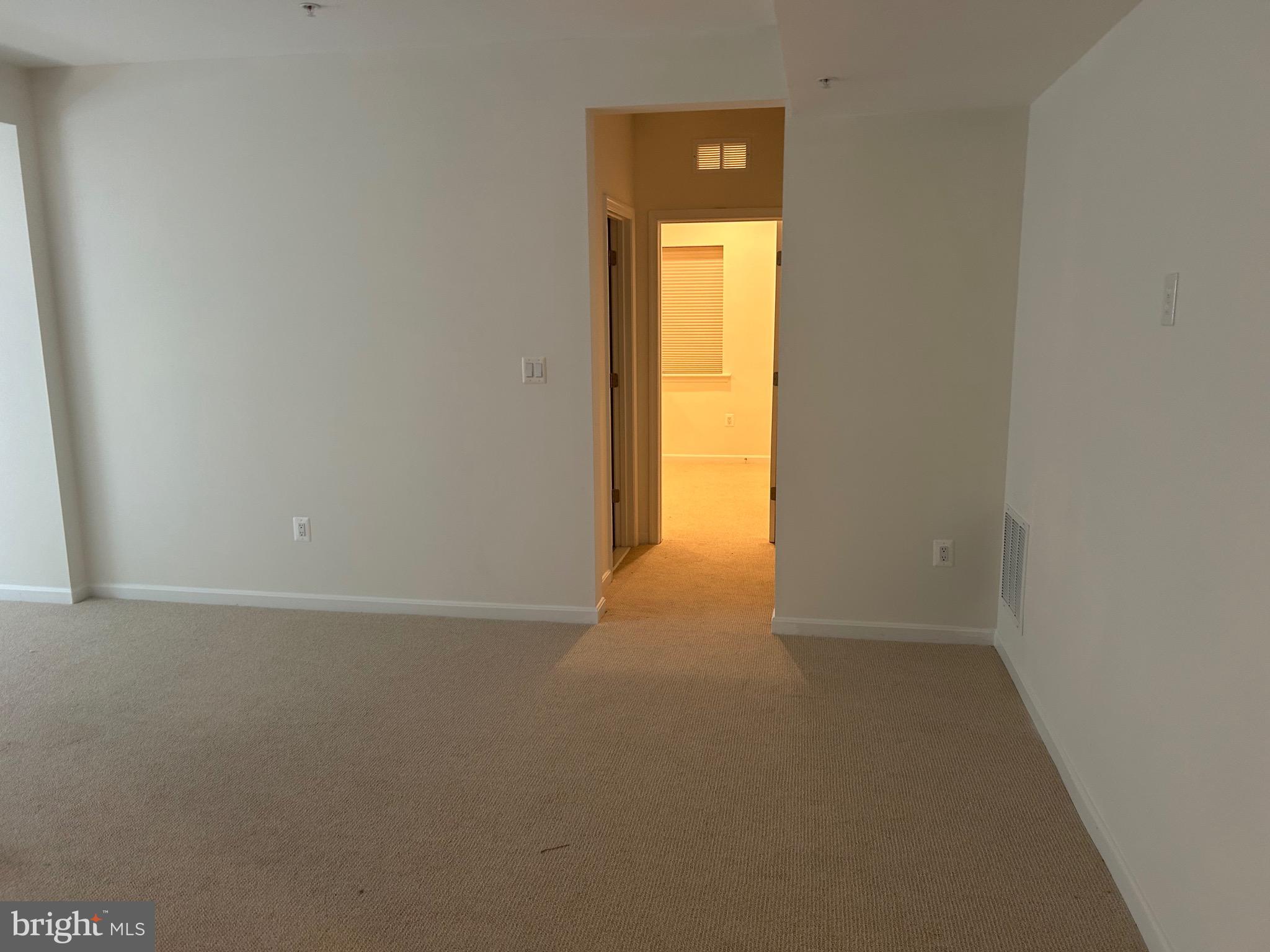 TWO RIVERS - Residential Lease