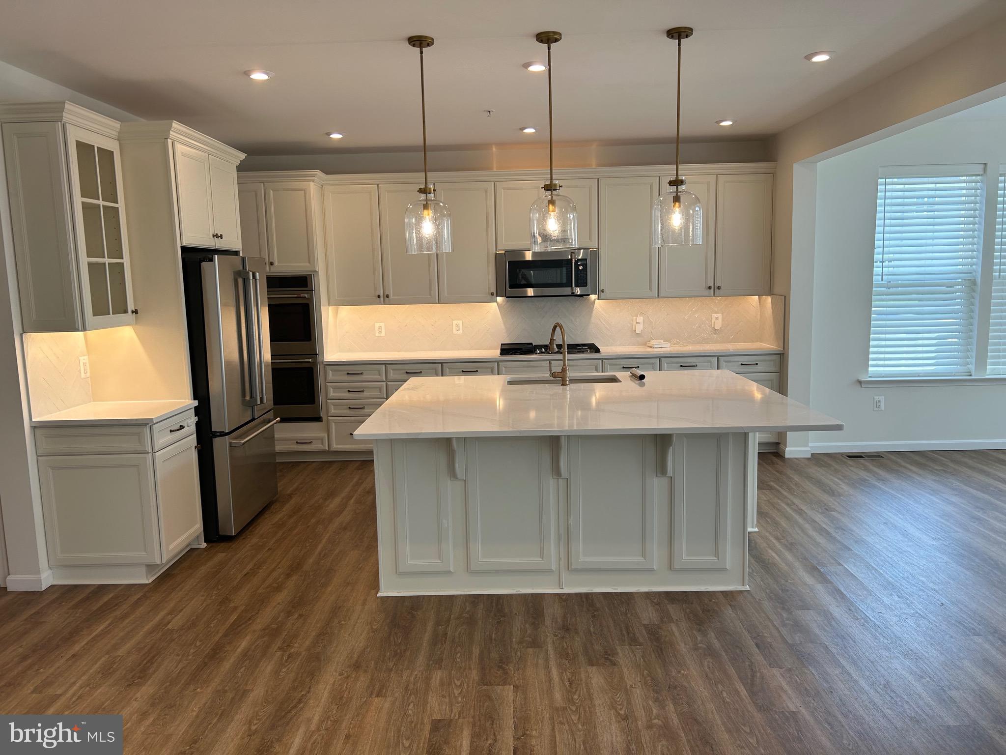 TWO RIVERS - Residential Lease