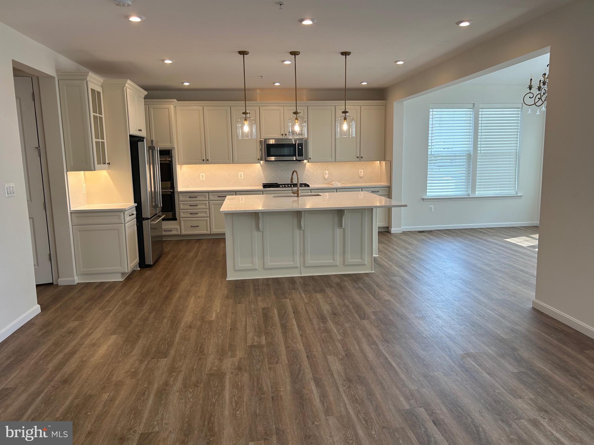 TWO RIVERS - Residential Lease