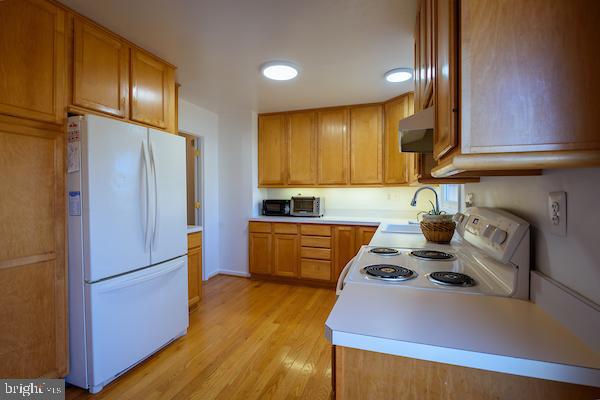 FOUR SEASONS ESTATES - Residential