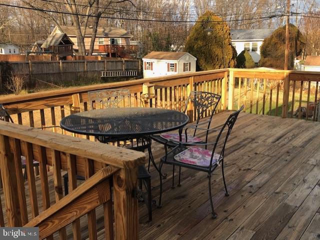 FOUR SEASONS ESTATES - Residential