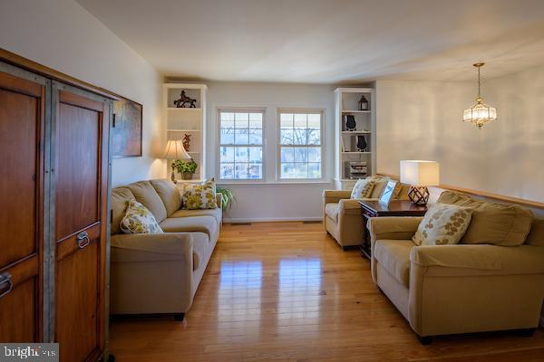 FOUR SEASONS ESTATES - Residential