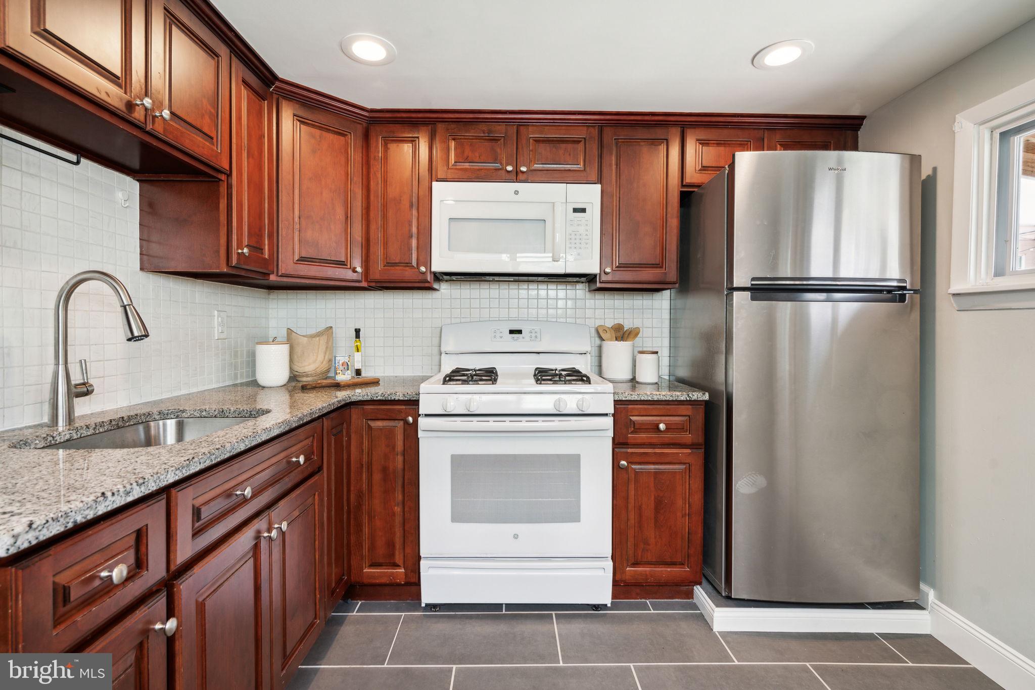 PORT RICHMOND - Residential