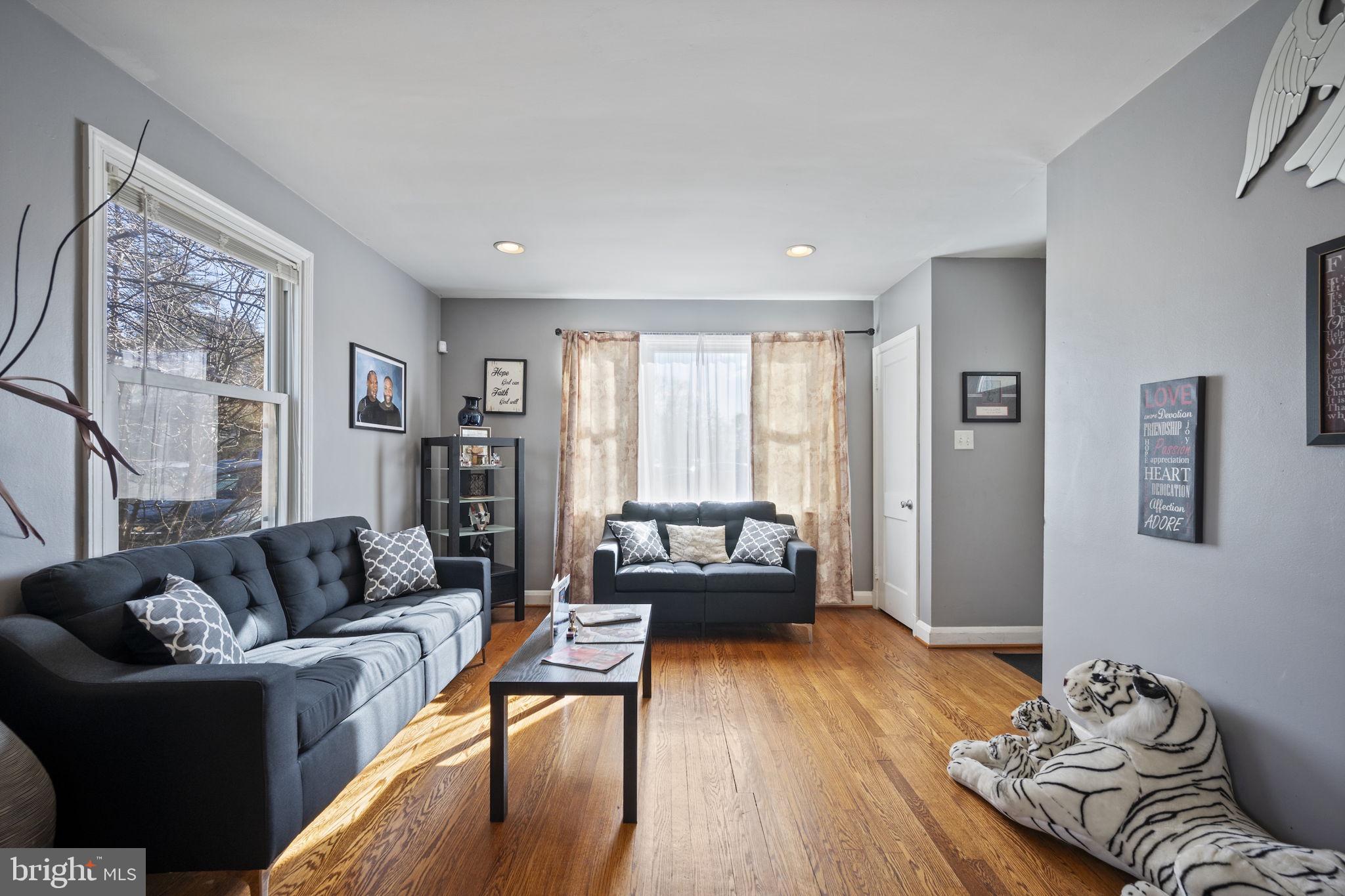 4534 HAZELWOOD AVENUE