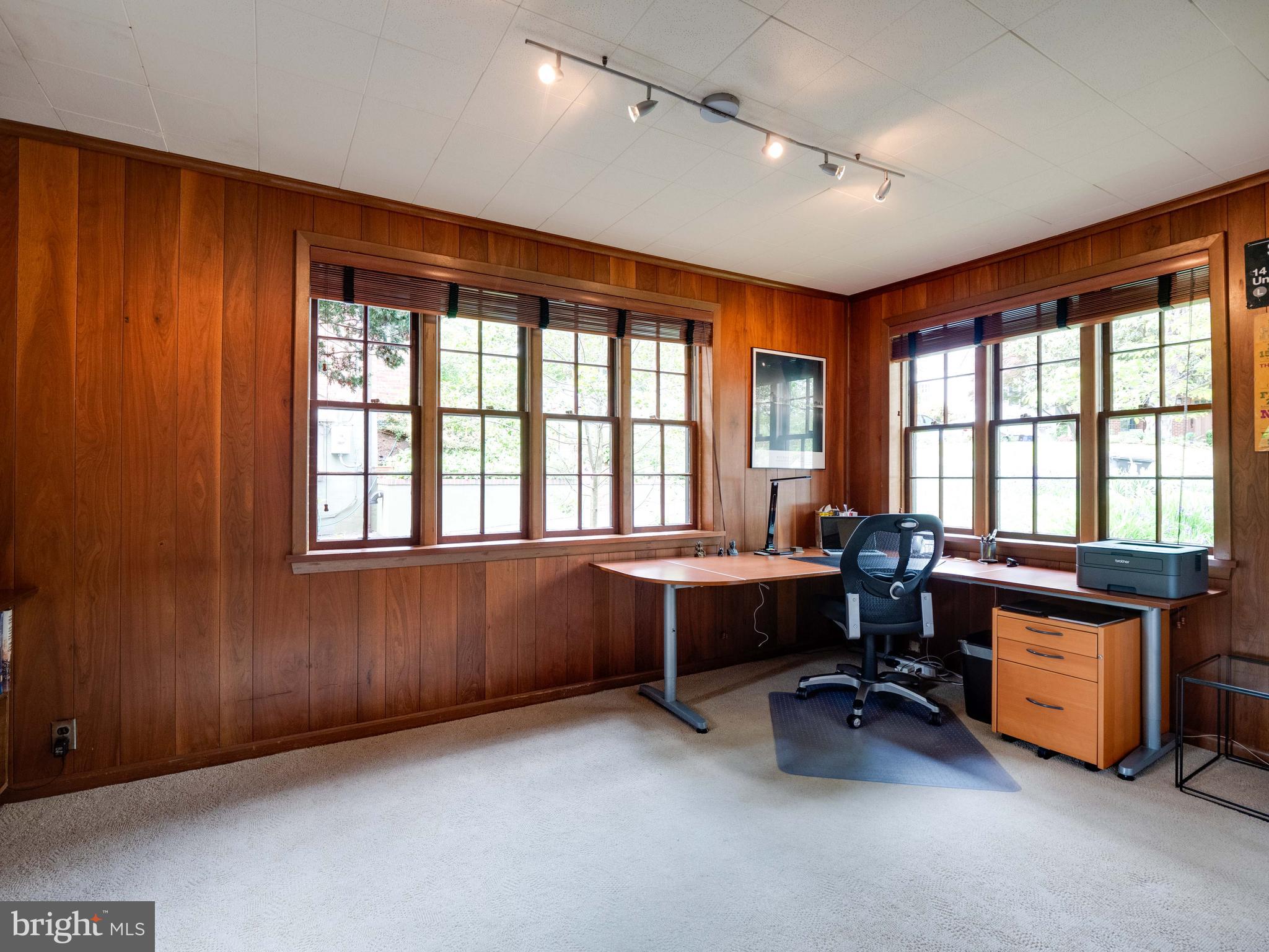 COUNTRY CLUB GROVE - Residential