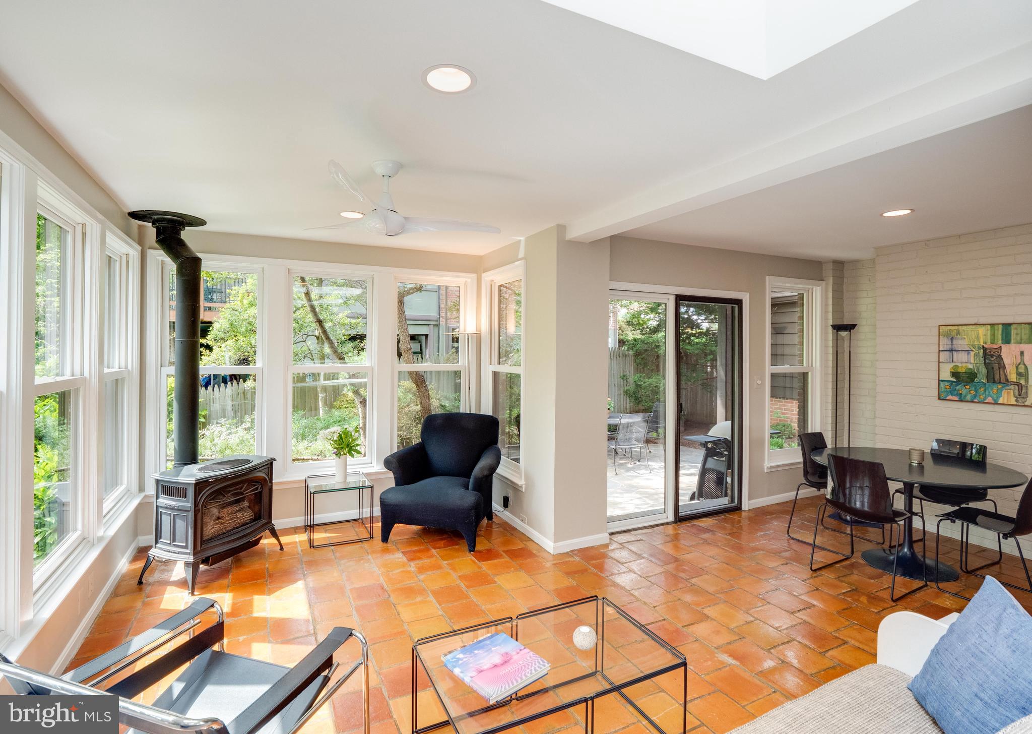 COUNTRY CLUB GROVE - Residential