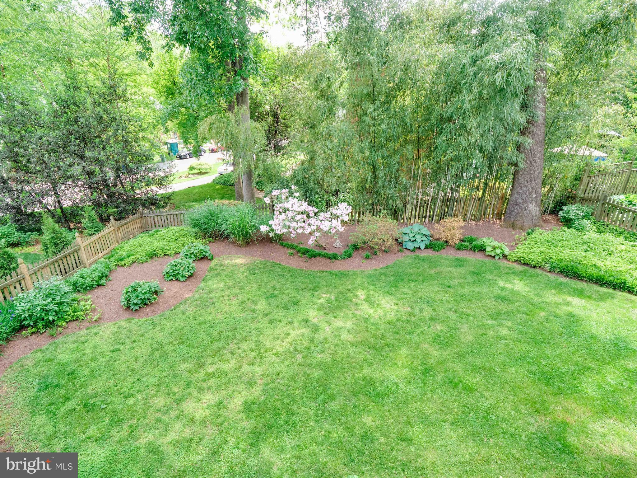 COUNTRY CLUB GROVE - Residential