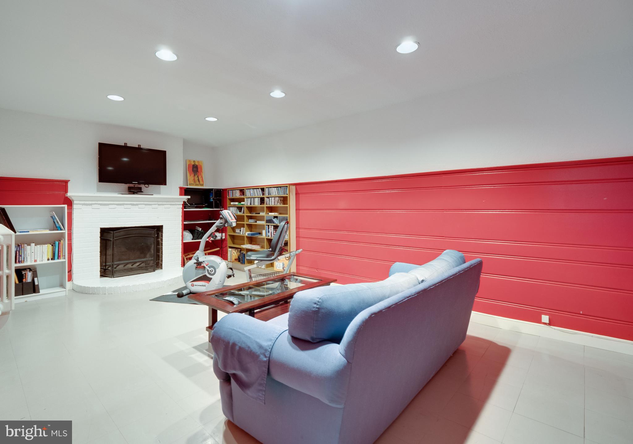 COUNTRY CLUB GROVE - Residential