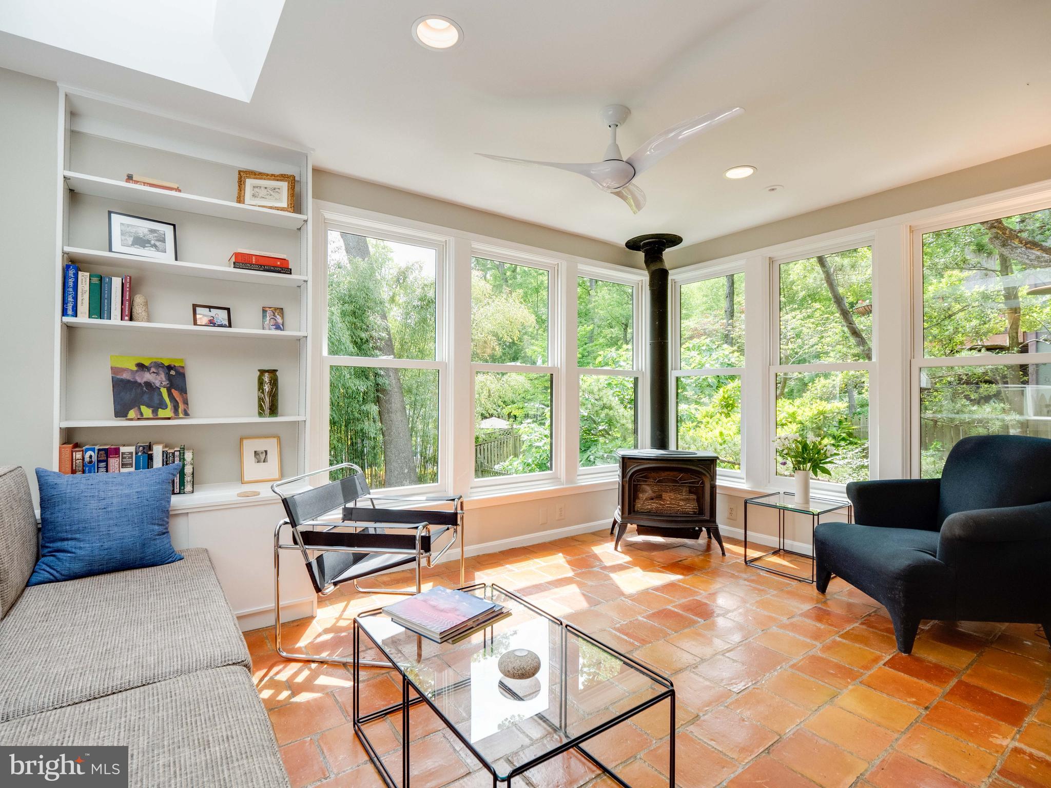 COUNTRY CLUB GROVE - Residential