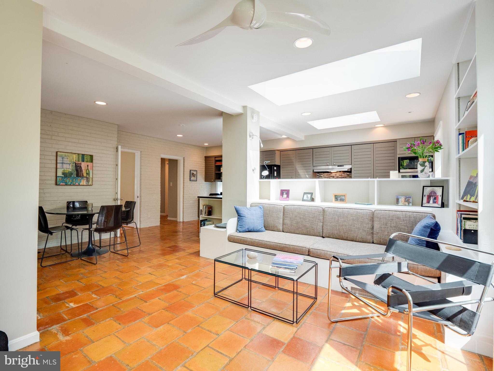 COUNTRY CLUB GROVE - Residential