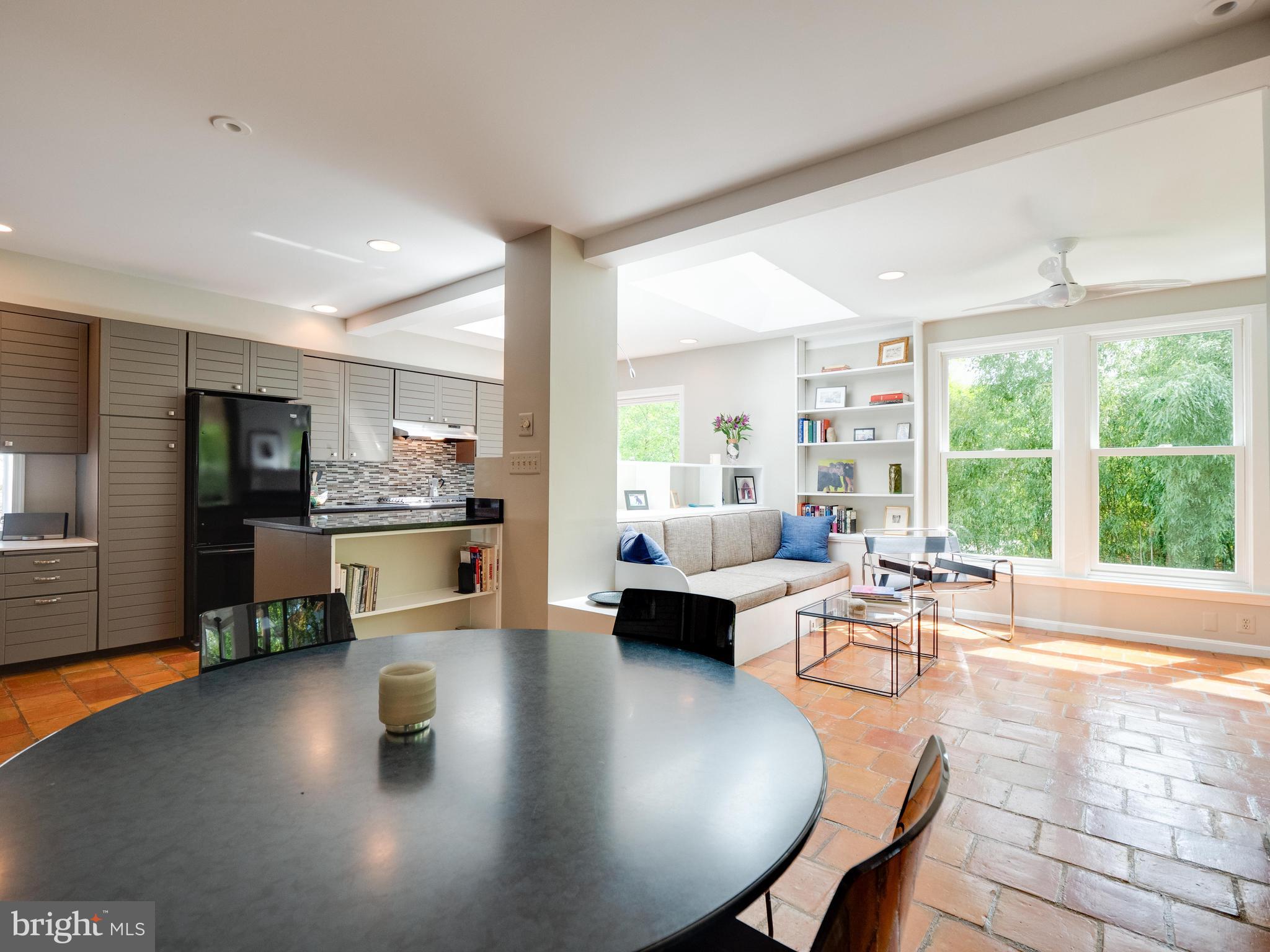 COUNTRY CLUB GROVE - Residential