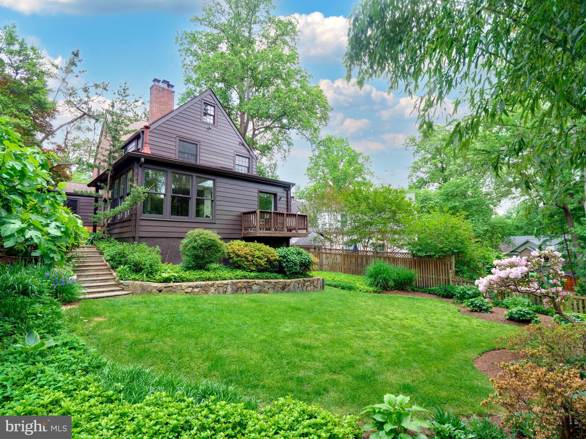 COUNTRY CLUB GROVE - Residential