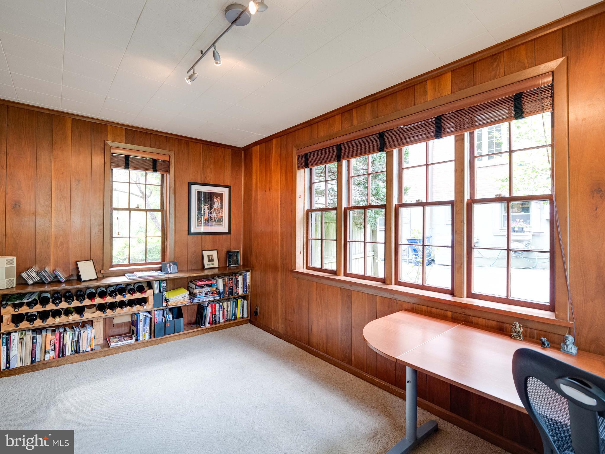 COUNTRY CLUB GROVE - Residential