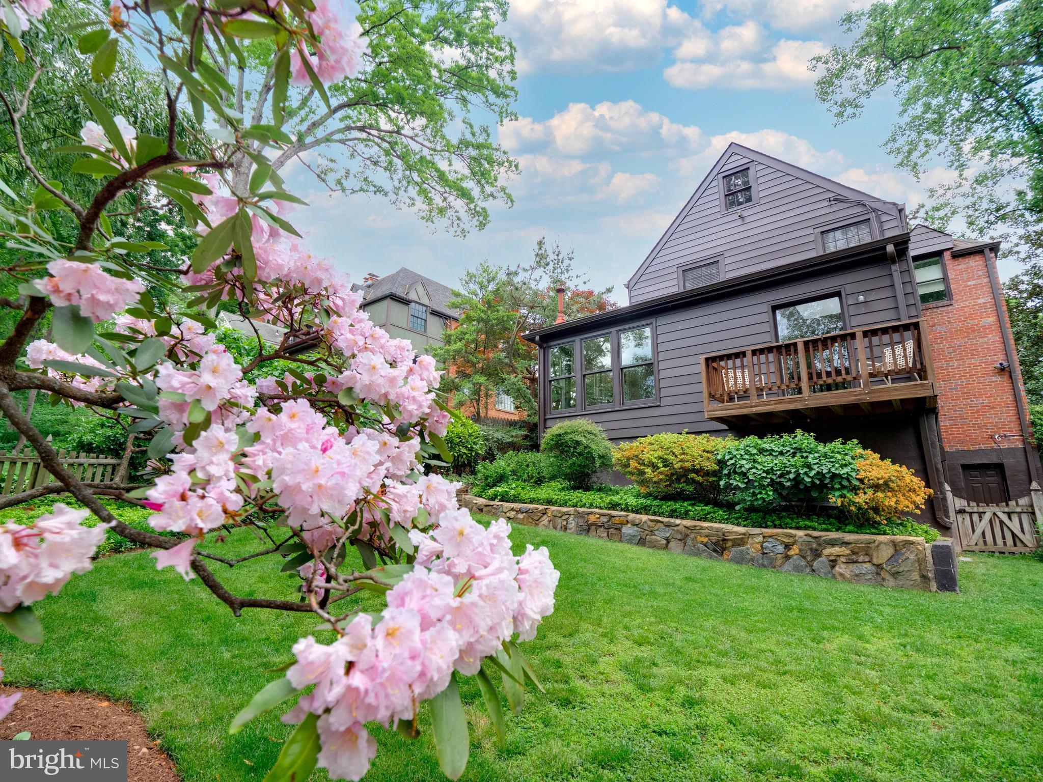 COUNTRY CLUB GROVE - Residential