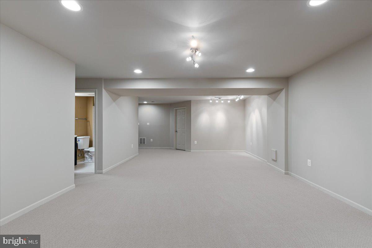 RIVER CREEK - Residential