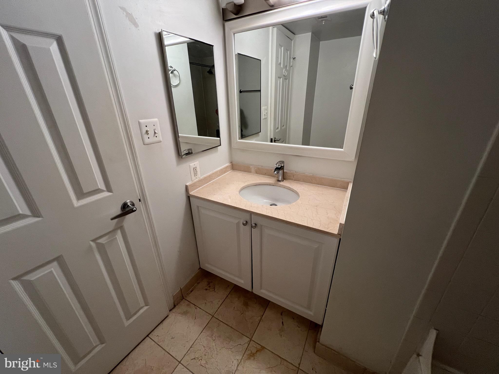 GROSVENOR PARK - Residential Lease