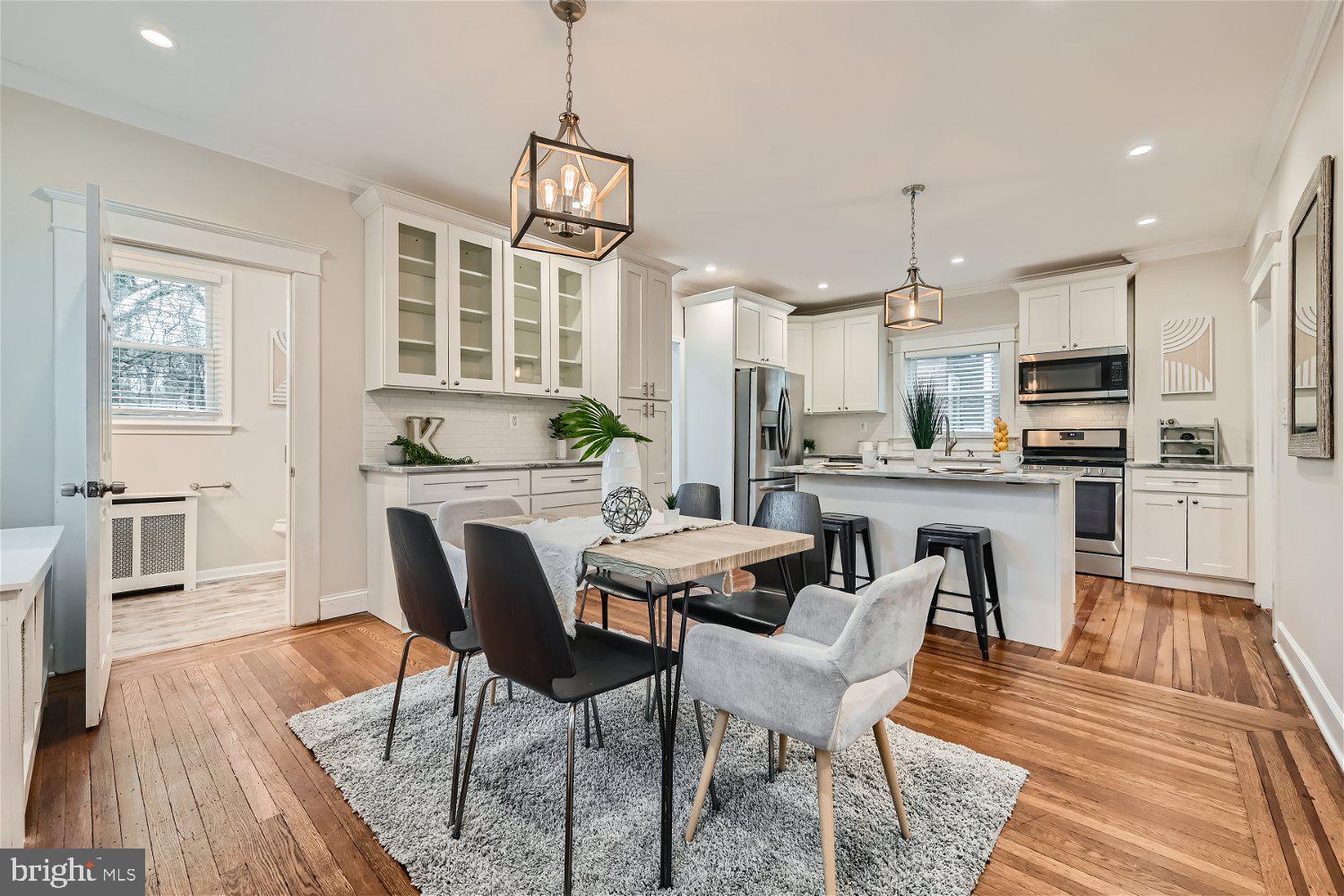 LAURAVILLE HISTORIC DISTRICT - Residential