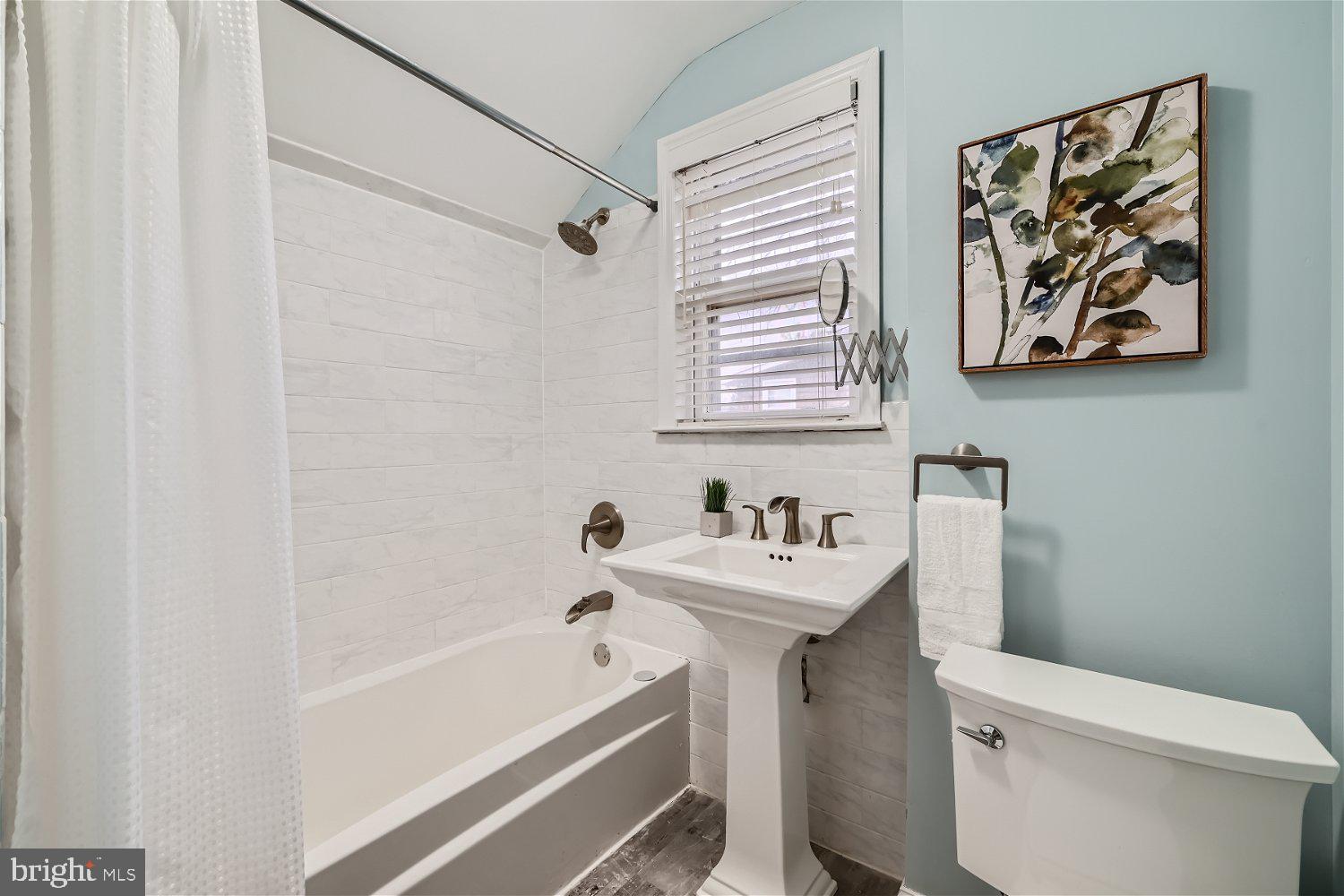 LAURAVILLE HISTORIC DISTRICT - Residential