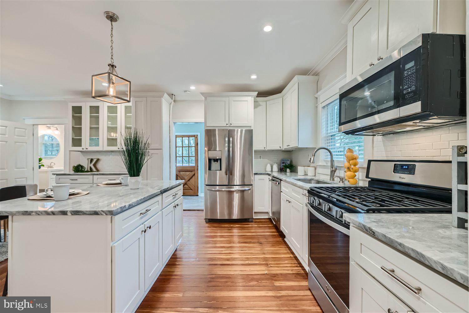 LAURAVILLE HISTORIC DISTRICT - Residential