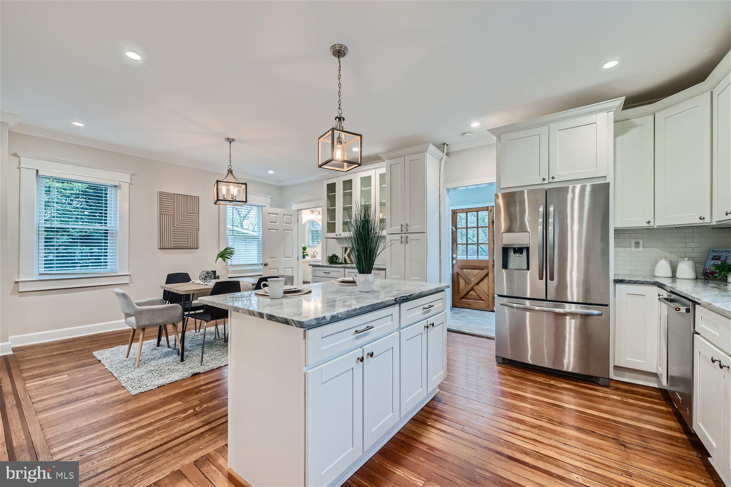 LAURAVILLE HISTORIC DISTRICT - Residential