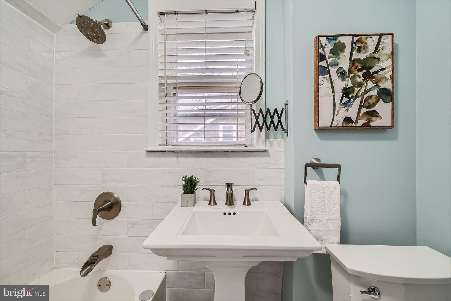 LAURAVILLE HISTORIC DISTRICT - Residential