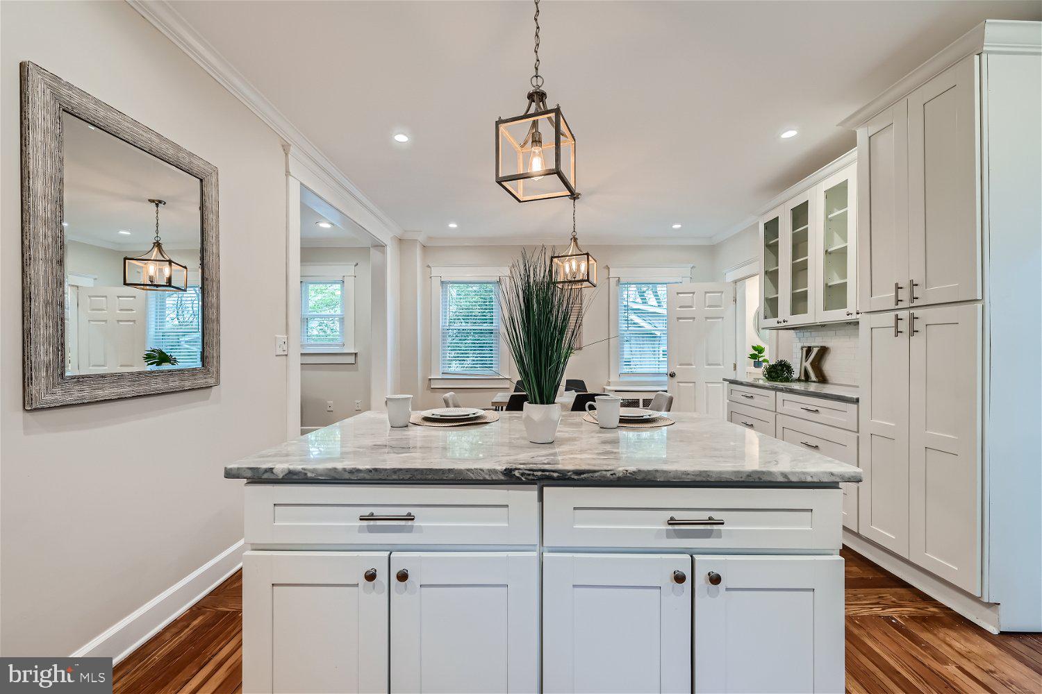 LAURAVILLE HISTORIC DISTRICT - Residential