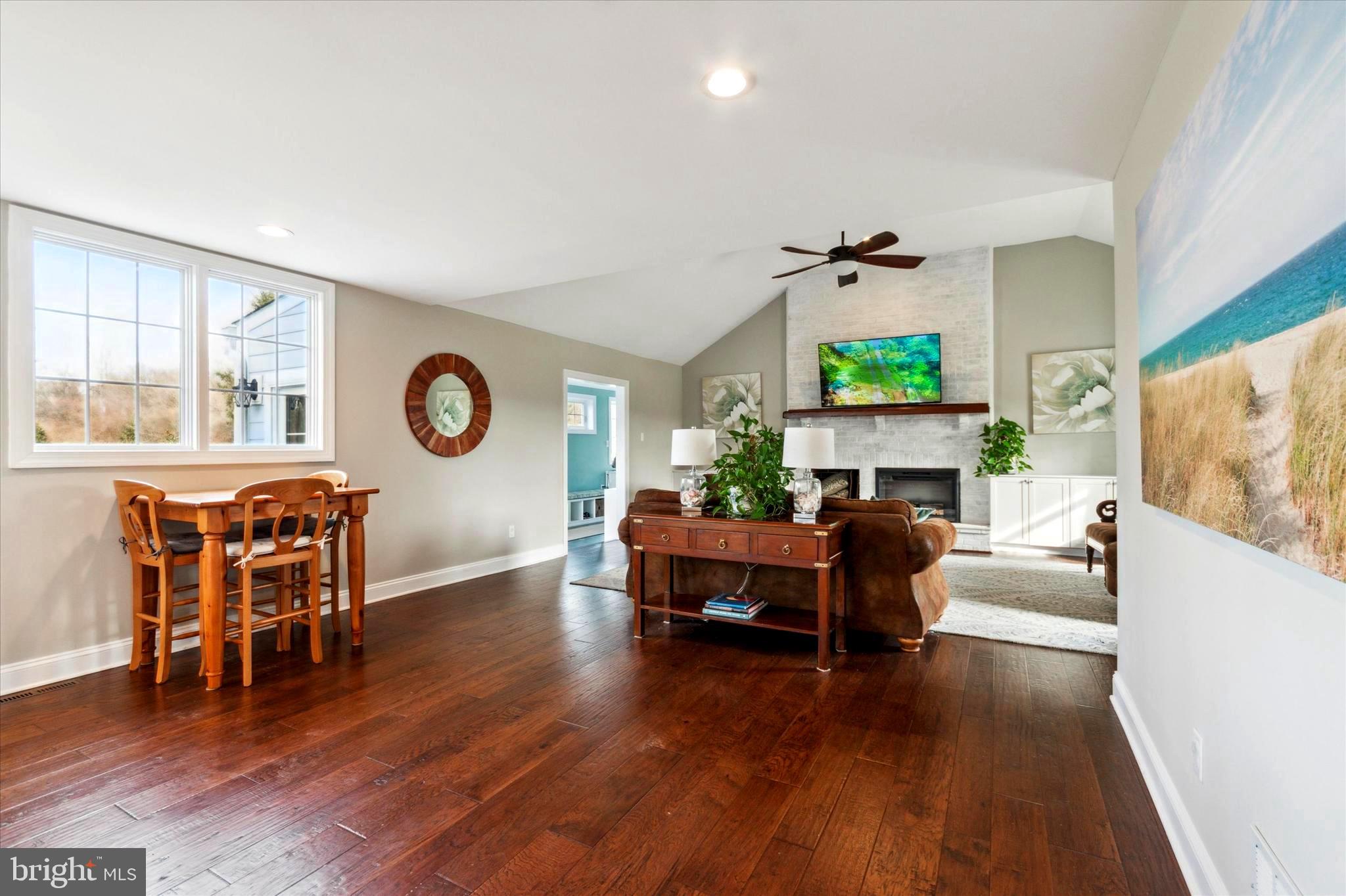 SPRING MEADOWS - Residential