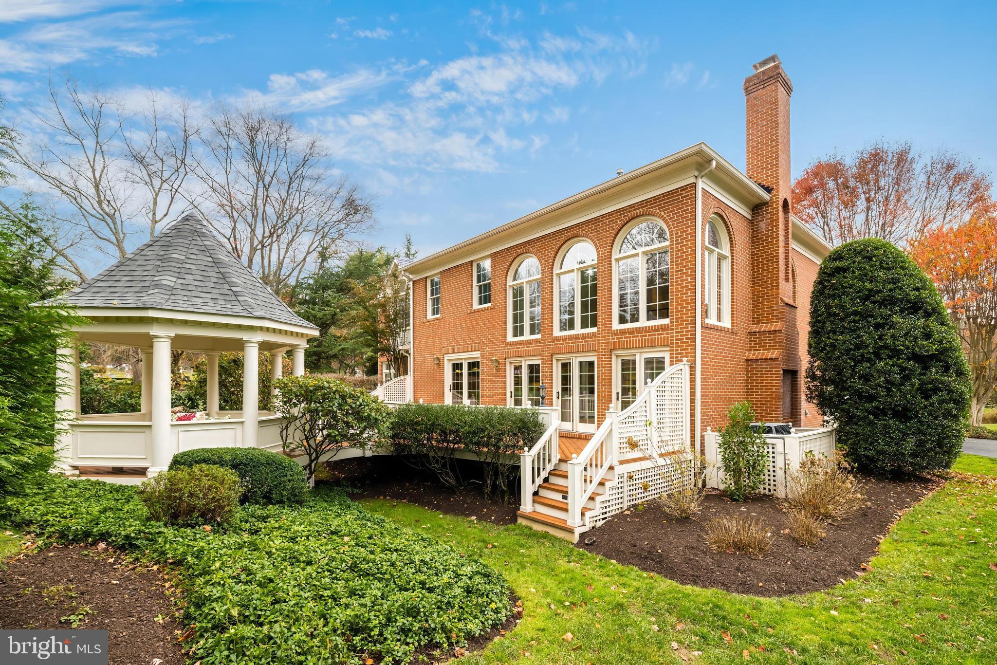 DEERFIELD POND - Residential