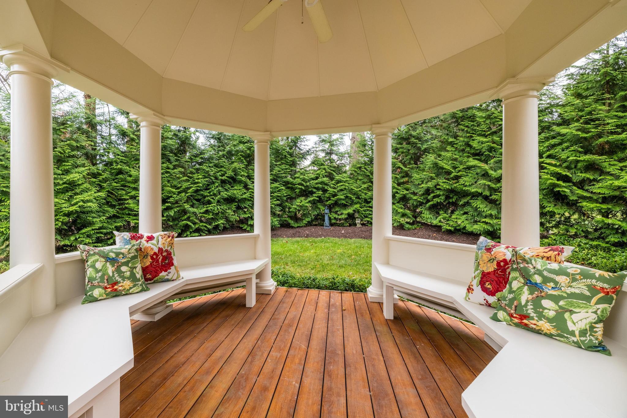 DEERFIELD POND - Residential