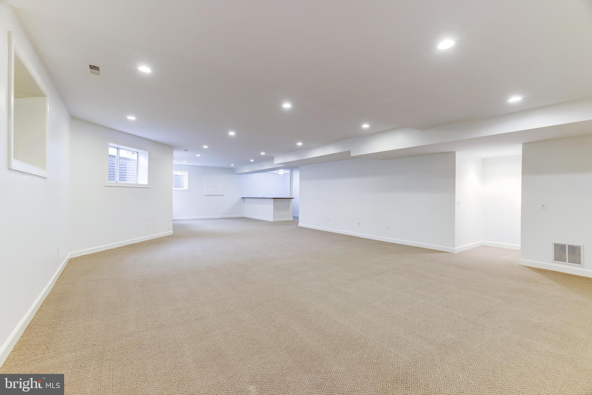 DEERFIELD POND - Residential