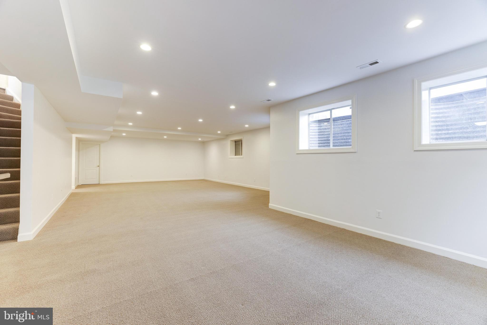 DEERFIELD POND - Residential