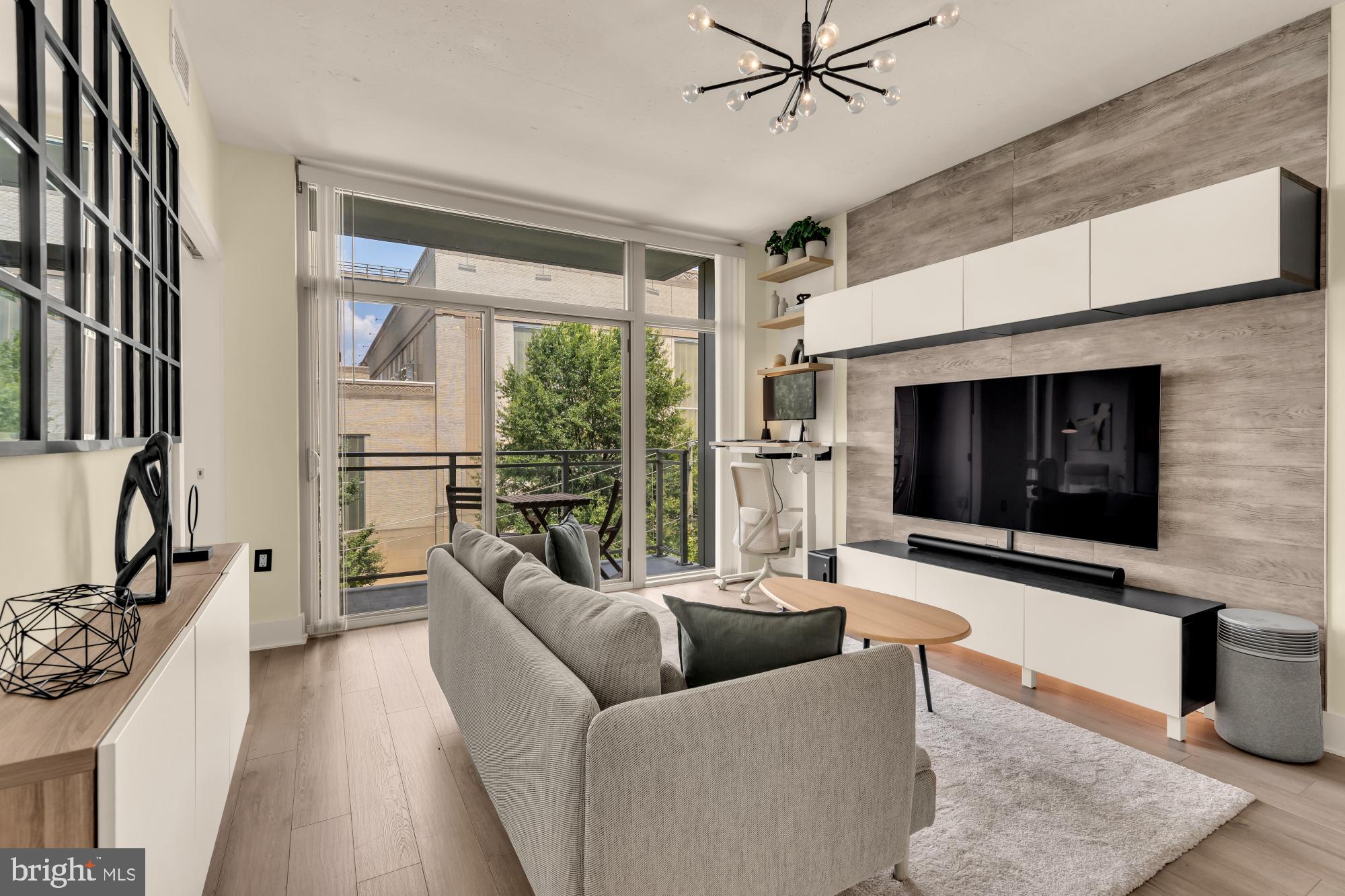 88 V STREET SW 414
