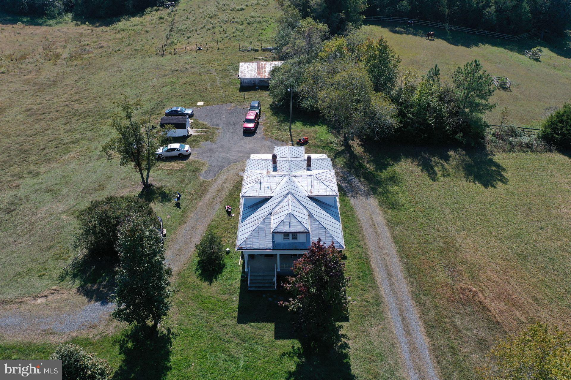 10 ACRE HORSE FARM - Residential