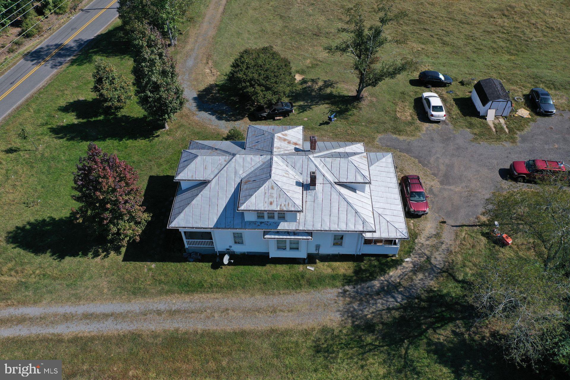 10 ACRE HORSE FARM - Residential