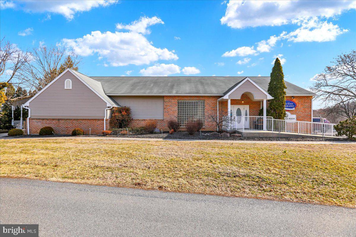 NONE AVAILABLE - Commercial Lease