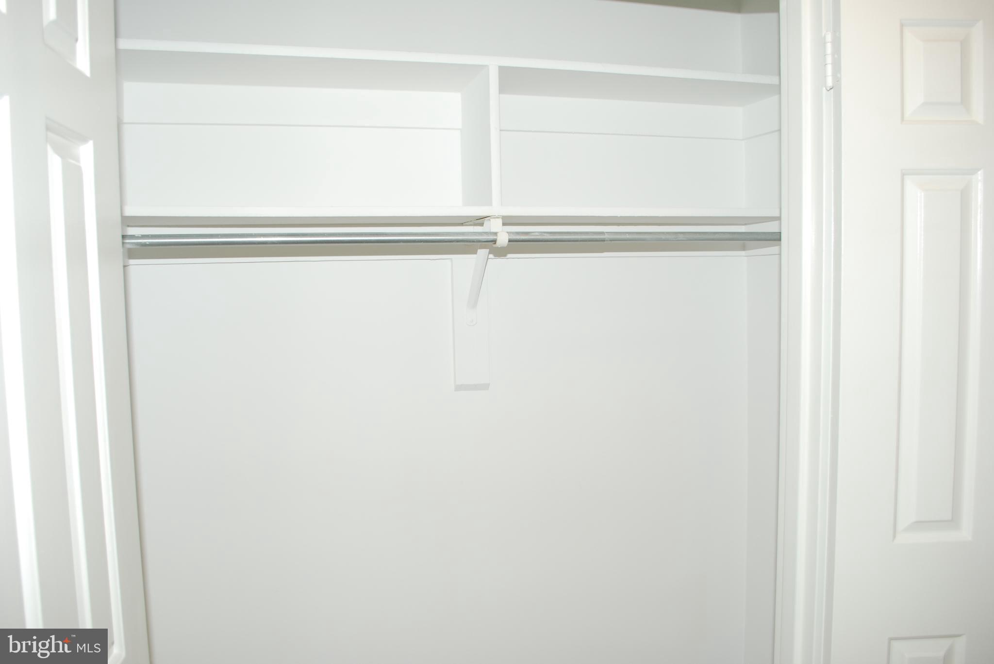 ARLINGTON OAKS - Residential Lease