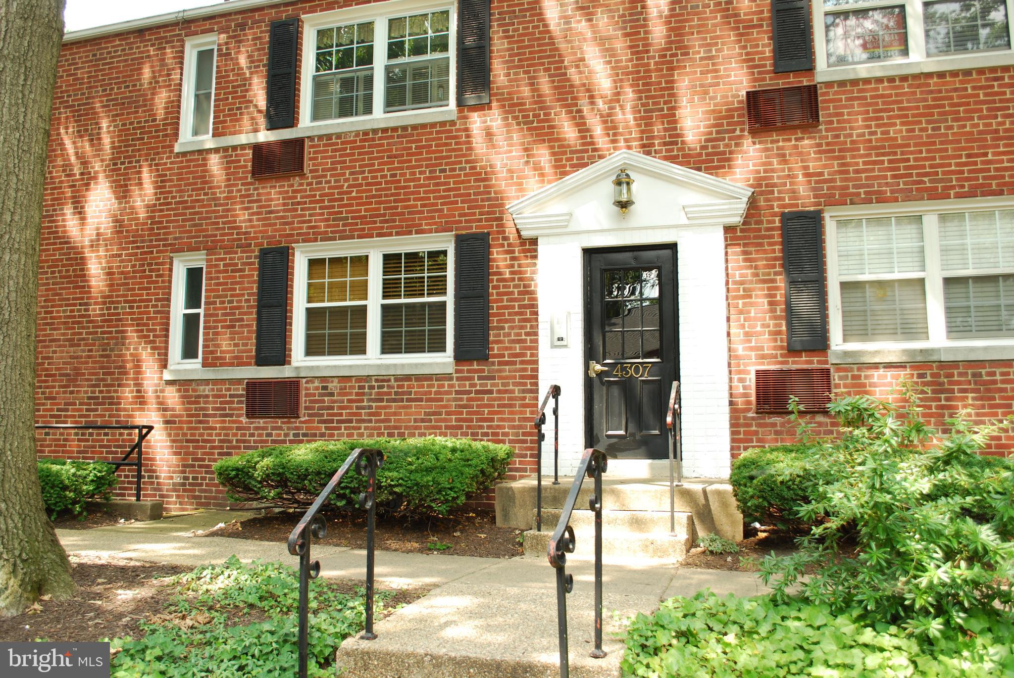 ARLINGTON OAKS - Residential Lease