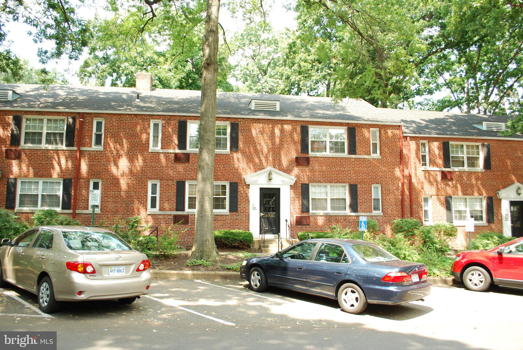 ARLINGTON OAKS - Residential Lease