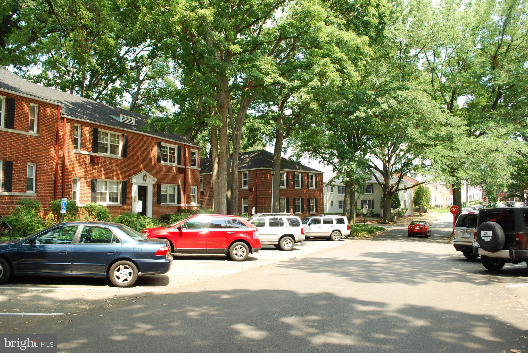 ARLINGTON OAKS - Residential Lease